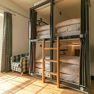 Auberge de jeunesse Code Pod - The Court -